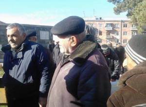 «Արթիկում մենակ տաքսիստներն ու փալաս ծախողներն են մնացել, թող նրանցից ձայն խնդրեն»