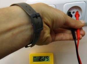 Is gas or electricity available for heating flats?