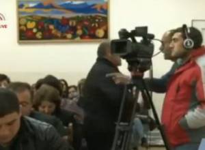 Passions ran high in Yeghvard: meeting of “Yes” and “No” stopped