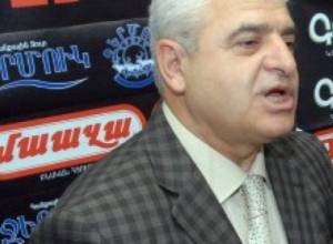 Azat Arshakyan: Shoulder straps of our generals are to be torn off after the death of every soldier