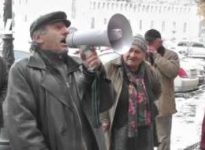 Гражданин обращается к премьеру: "Как получается, что в верхах не болеют свиным гриппом?"