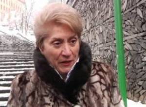 Protest in front of UK embassy in Yerevan: Deputy Ambassador refuses to take caviar