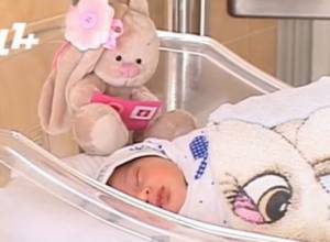 Родилось больше девочек