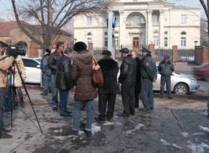 Часть участников акции около резиденции не смогла приехать: дороги закрыли