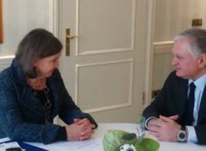 Edward Nalbandian meets with the US Assistant Secretary of State
