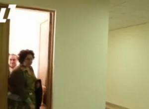 Shushan Petrosyan leaves NA building without a word