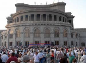 Joint rally in memory of victims of March 1, 2008