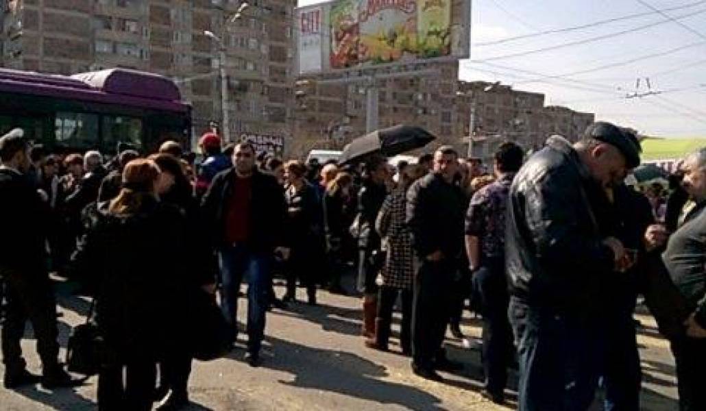 12769555_1040538199345815_1311369959_n