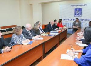Տրանսպորտի հարցով բացատրական աշխատանք՝ մարդկանց հետ