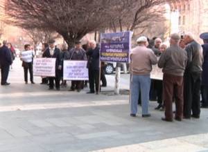 Residents to Taron Margaryan: “Spend less to satisfy demands of people”