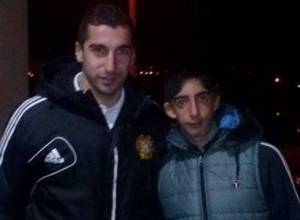 Henrikh Mkhitaryan meets one of his fans