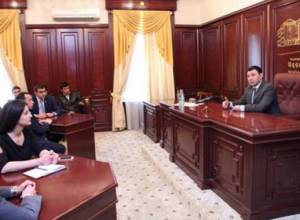 Students addressed numerous questions related to the power-opposition cooperation