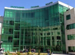 Two children wounded on the way to school