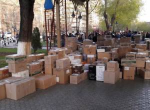 Մաշտոցի պուրակը կրկին մարդաշատ էր. մարդիկ եկել էին օգնելու