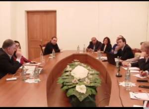 4+4+4 format talks in the NA