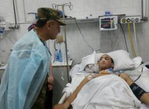 Сейран Оганян поздно вечером посетил Ереванский центральный госпиталь