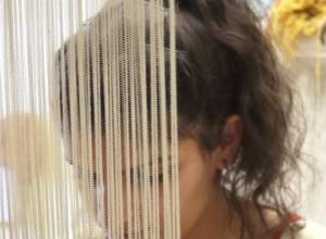 War cannot “break” fingers of carpet weaver from Artsakh