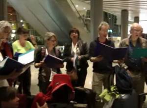 Flashmob at Zvartnots Airport: Dutch sing Armenian