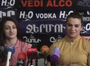 Ծանրաձողից բացի, ուրիշ ոչ մի ծանրություն. կանայք՝ ծանրամարտում