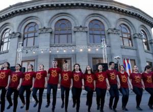 Ազատության հրապարակում ռազմական պարեր են