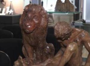 Семья Ноя в музее Карена Демирчяна