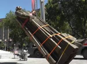 Statue of Garegin Nzhdeh was installed in 'Park of Khachkars'
