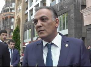 «Меня пытаются связать с разного рода конфликтами»