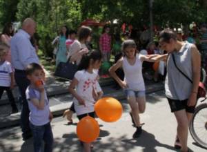 Ոչ մի բարի քեռի քեզ երջանկություն չի տալու. Շարմազանով