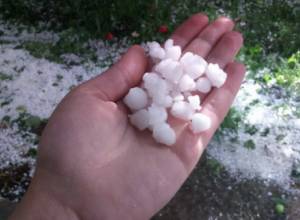 Traces of hail in Avan