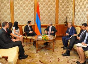 Serzh Sargsyan receives President of National Bank of Argentine