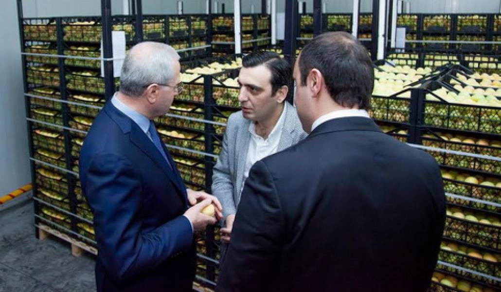 7cc10945-eff2-40d9-abd3-e525eadddeae