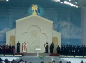 People will repeat their dreams in their mind during ecumenical prayer