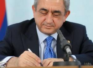 Серж Саргсян подписал ряд законов, принятых НС