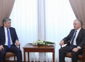 Armenian, Kyrgyz FMs meet in Yerevan