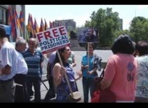 «Իշխանությունները պատրաստվում են հանձնել Արցախի հողերը». ակցիա