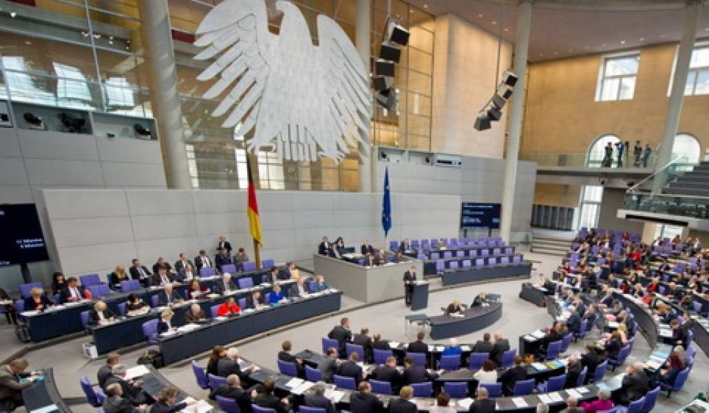 o-BUNDESTAG-facebook-e1464894278566