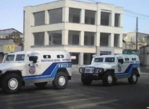 Чтоб вдруг не попытались штурмом обезвредить парней: Манвел Егиазарян