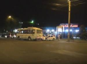 Ուղիղ. Խորենացի փողոցում մարդաորս է. ոստիկանները  սպասում են