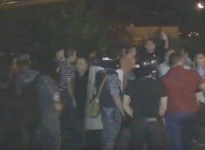Live: Police start 'clearing' Khorenatsi street and Sari Tagh district: Numerous people detained