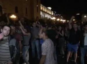 После митинга стартовало шествие