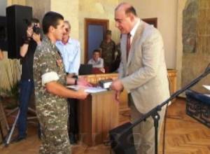 Գյումրիում պատվոգրեր ստացան քառօրյա պատերազմի մասնակից զինվորները