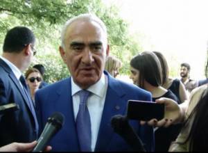 Galust Sahakyan congratulated journalists