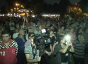 Դրսից մարդ են բերել ժողովրդի վրա. Արմեն Հովհաննիսյան