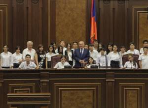 Armenian Parliament Speaker conducts open lesson for pupils and teachers