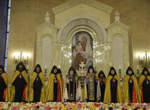 Serzh Sargsyan participates in liturgy dedicated to 25th Anniversary of Armenia