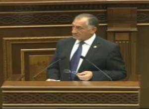 Խոշորը չի բողոքի, որ իրեն նեղում ենք. Հրանտ Բագրատյանի առաջարկը