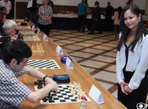 Լեւոն Արոնյանի կինը շախմատի սեանս է անցկացրել Երեւանում     