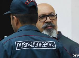 «Ես պետք է տաբատս  եւ անդրավարտիքս վայր իջեցնեմ 3 անգամ պպզեմ, բարձրանամ»
