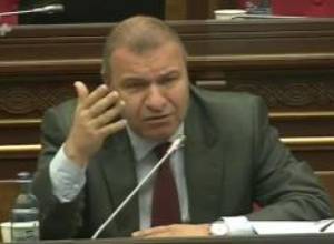 Դուք հավատո՞ւմ եք ձեր ասածին. Միքայել Մելքումյանը՝ Սուրեն Քրմոյանին
