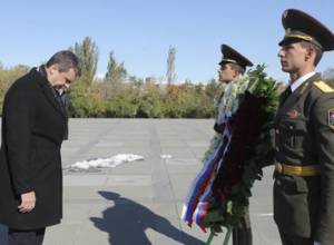 Անդրեյ Դանկոն այցելել է Ծիծեռնակաբերդի հուշահամալիր